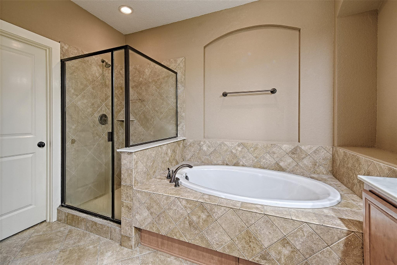 1605 Brook Glen Dr - Photo 4 of 17