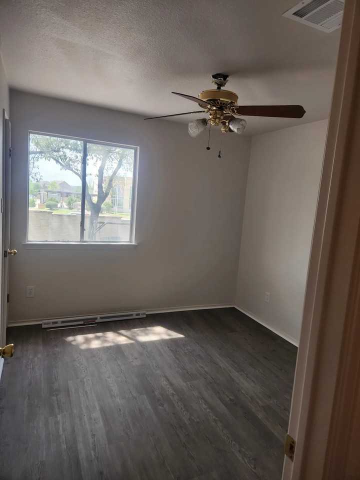 9253 Vigen Cir - Photo 3 of 5