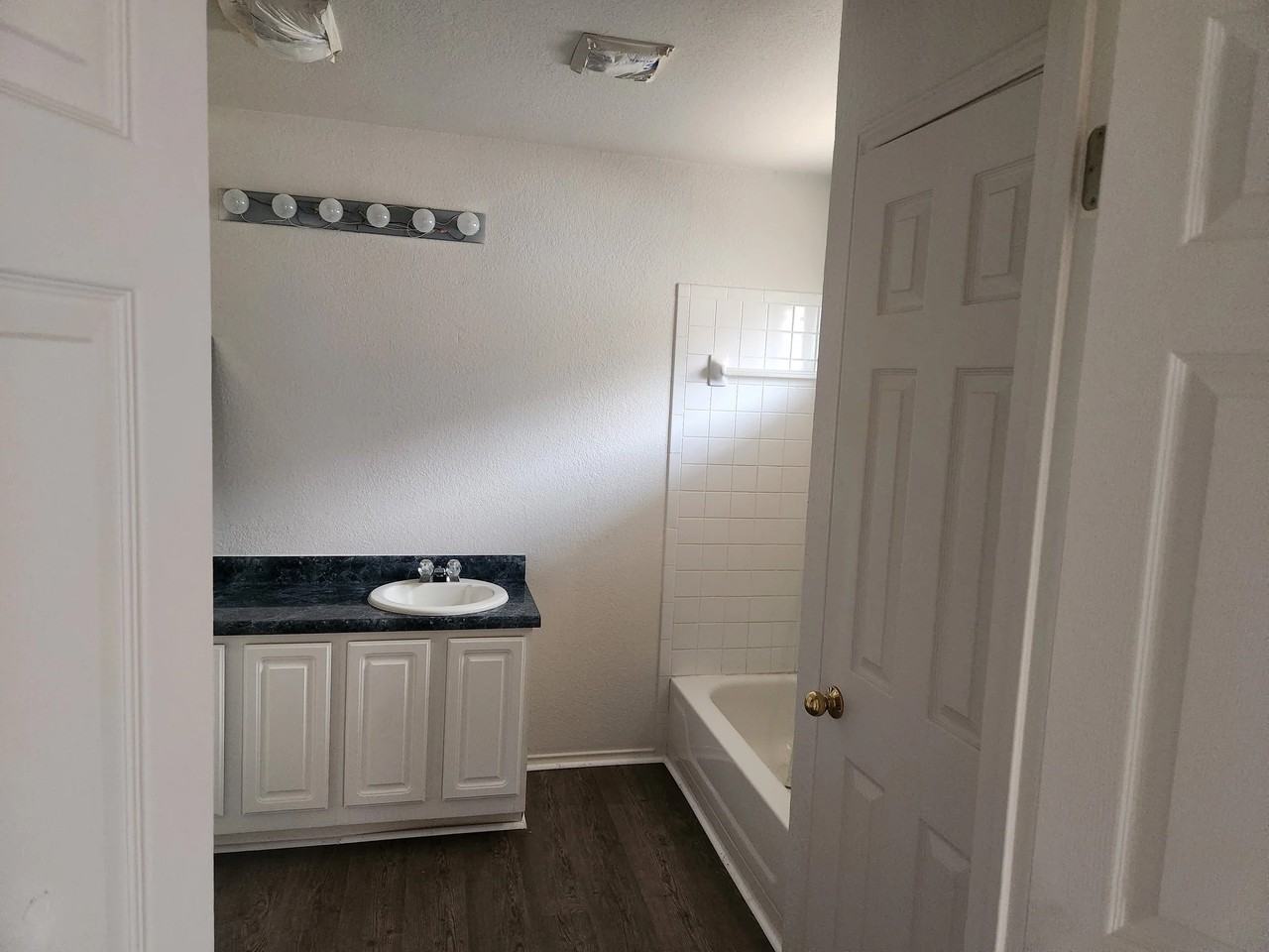 9253 Vigen Cir - Photo 4 of 5