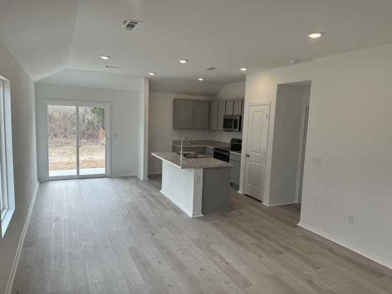 10700 Mason Dr - Photo 2 of 6