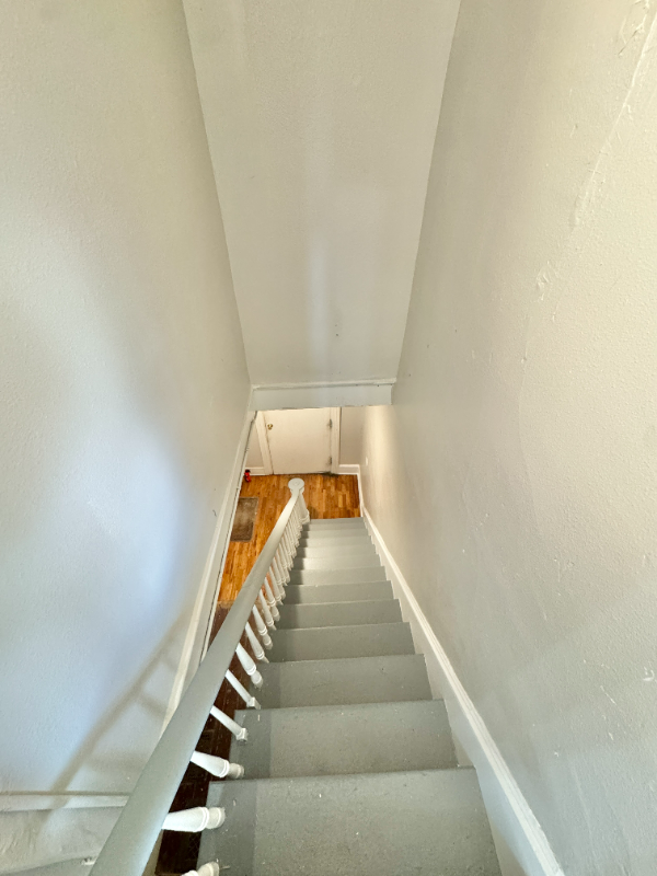 322 E Saint Vrain St - Photo 3 of 7