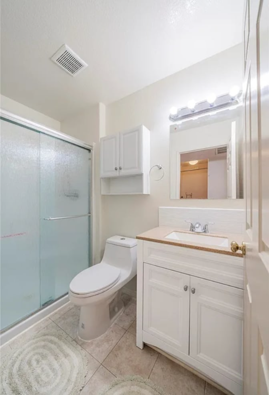 1743 W 149th St #B - Photo 4 of 4