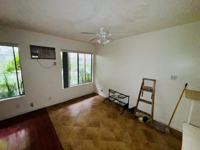 610 N Wilton Pl #3 - Photo 6 of 10