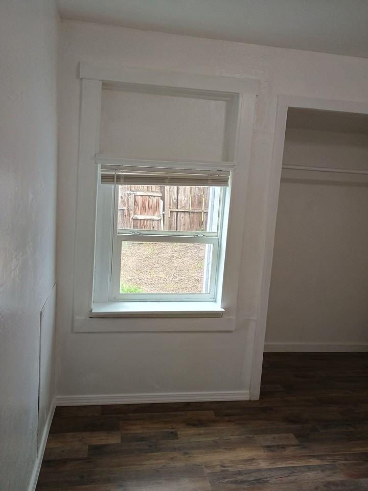 508 Benson St - Photo 6 of 8