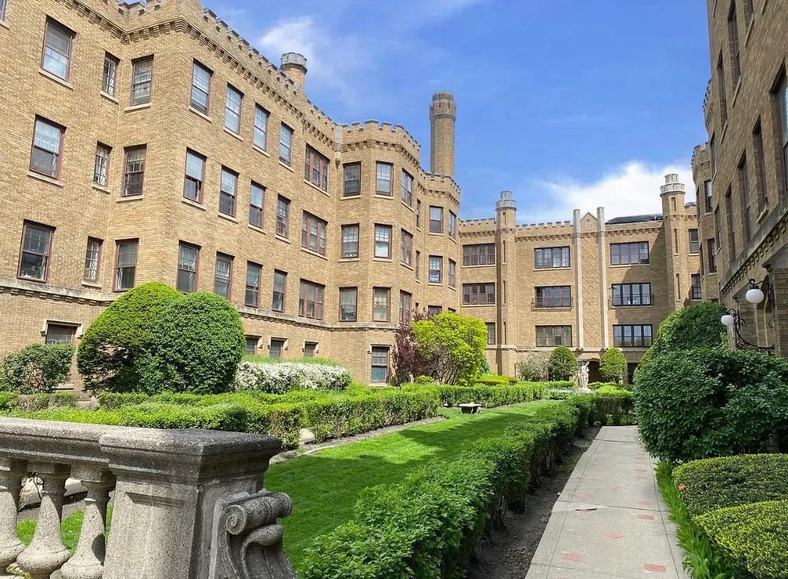 2422 W Greenleaf Ave - Photo 6 of 21