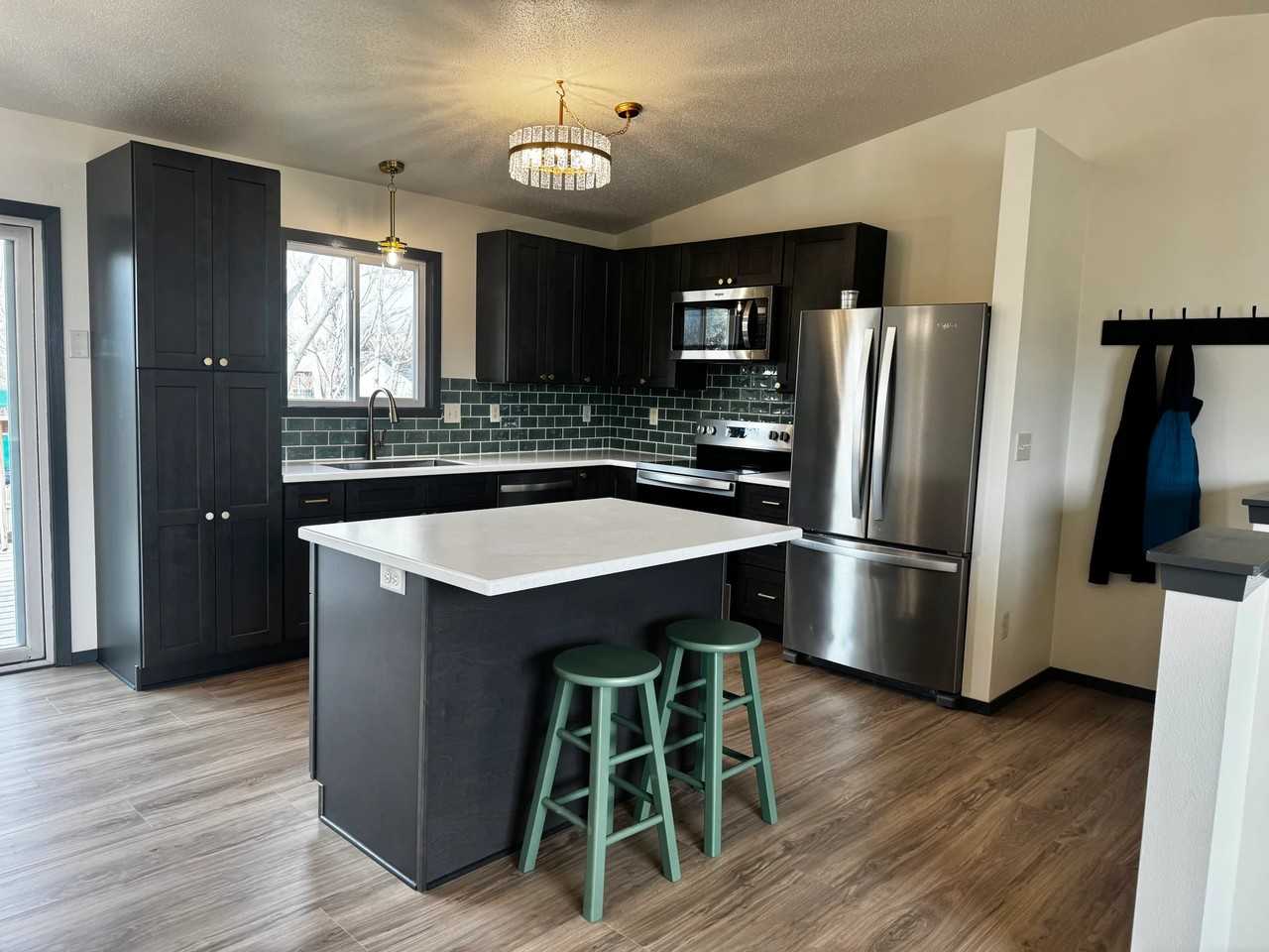 5264 Basswood St - Photo 4 of 20