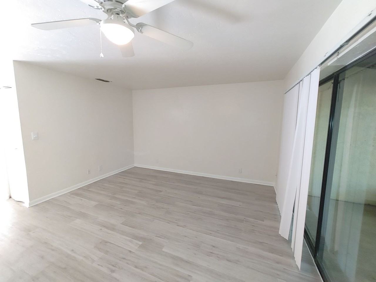 Casablanca West WFHI - Photo 5 of 12