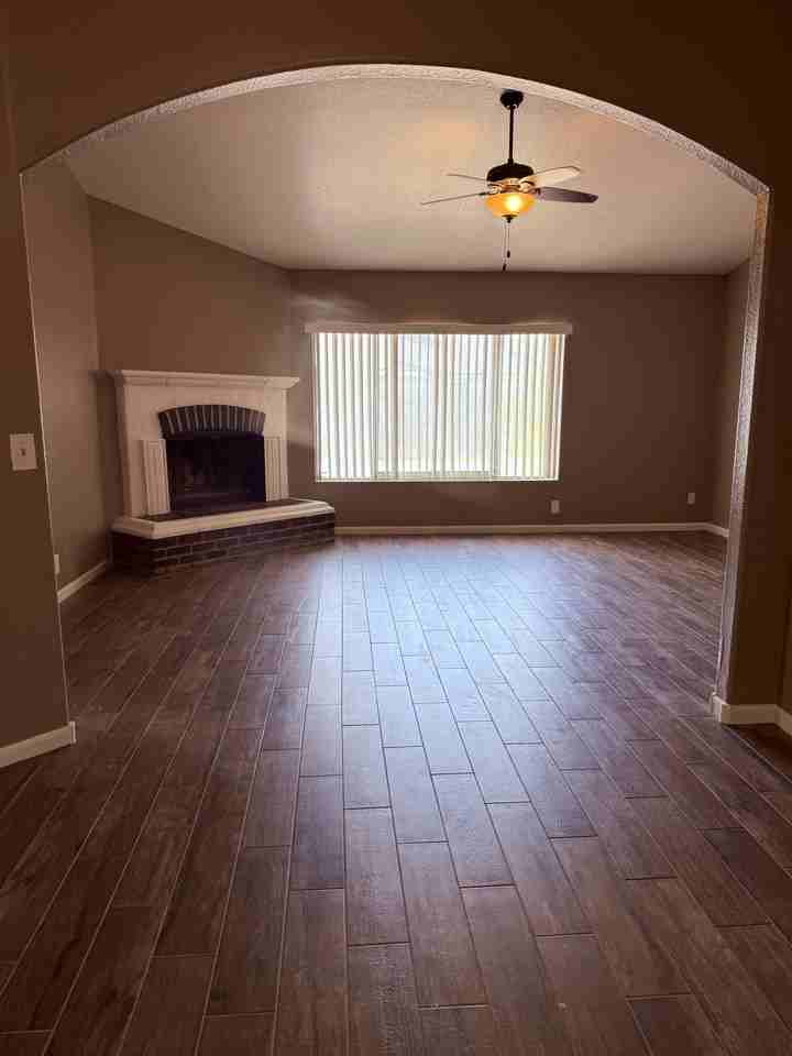 10243 W Reade Ave - Photo 5 of 17