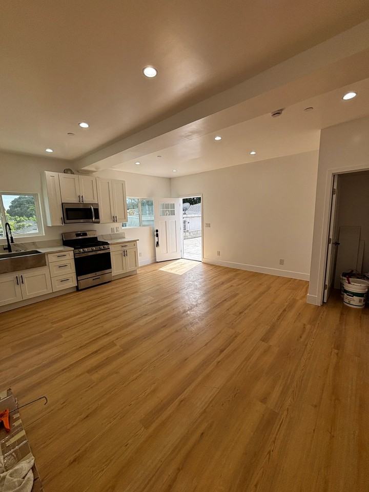 1541 W 213th St - Photo 3 of 11