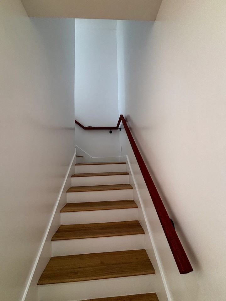 1541 W 213th St - Photo 7 of 11