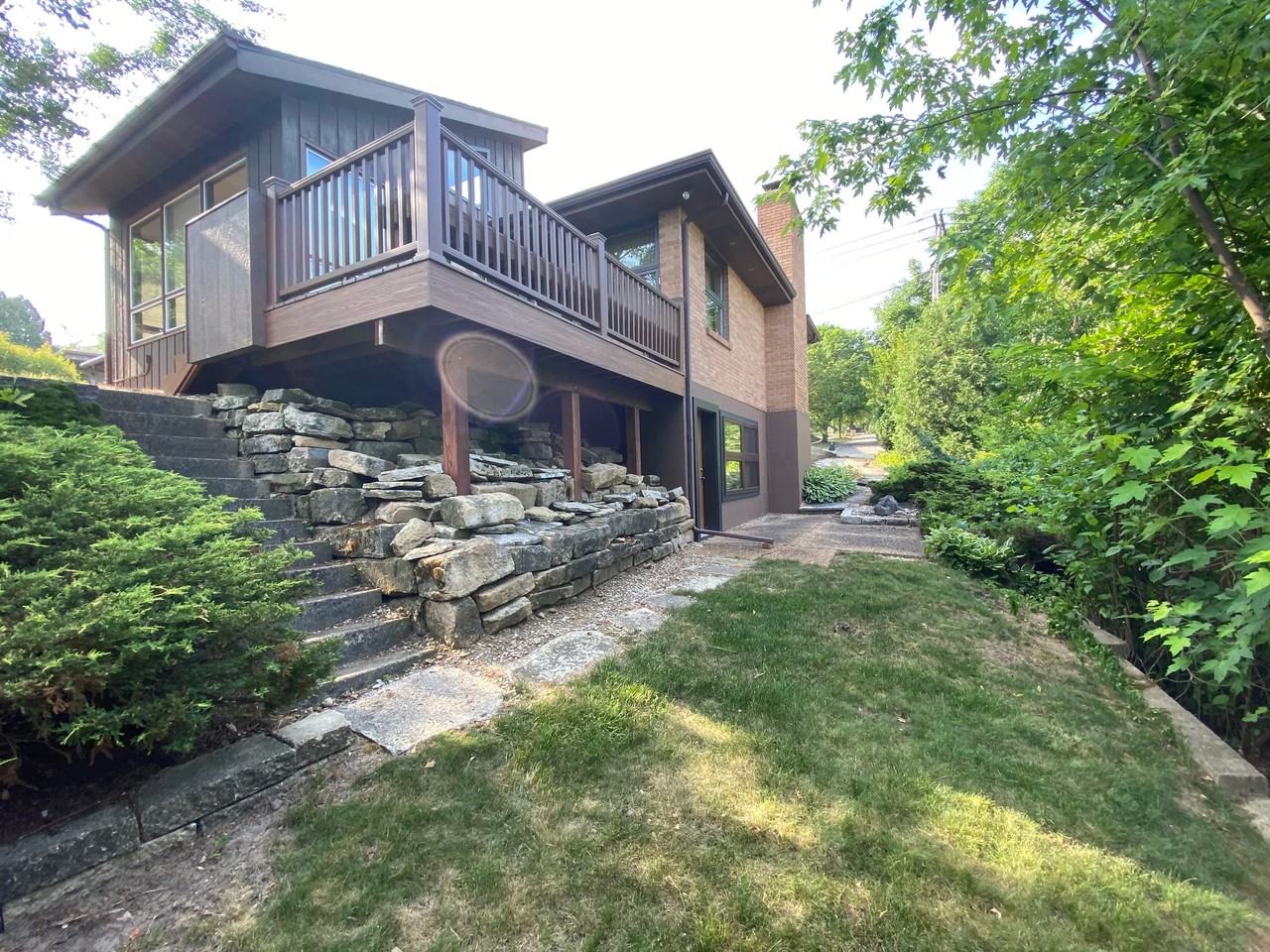 4816 Hillview Ter - Photo 3 of 25