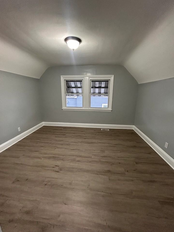 222 Detroit Ave - Photo 7 of 15