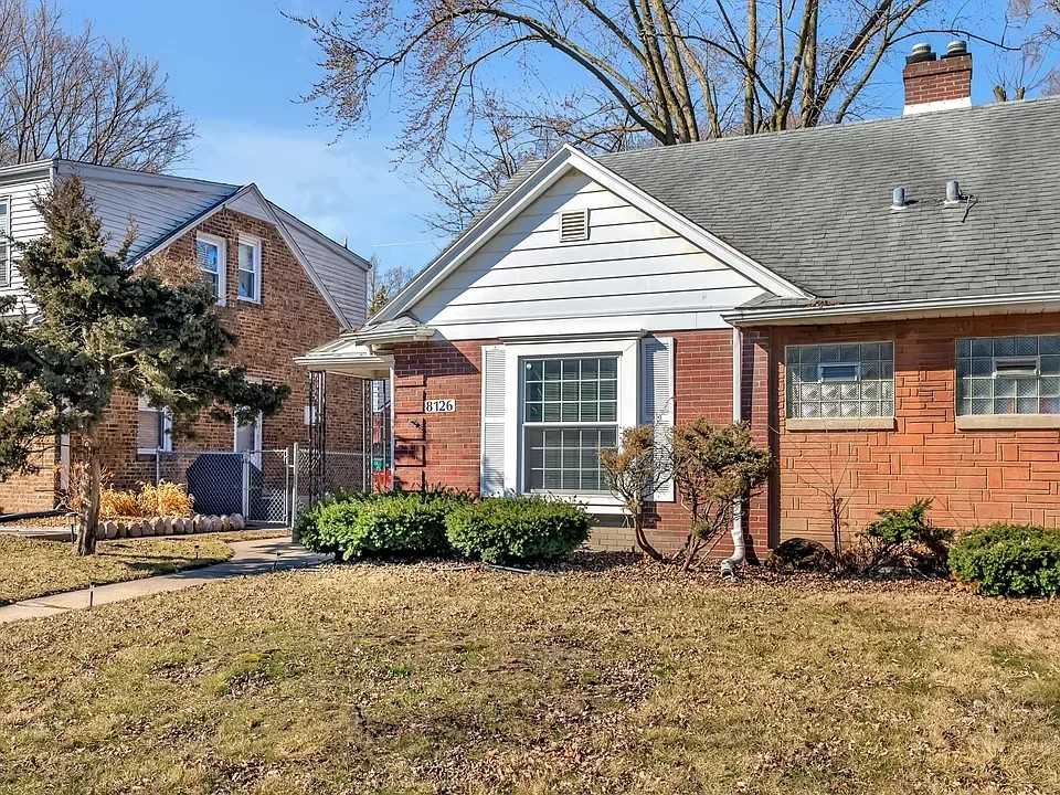 8126 Highland Pl - Photo 4 of 16