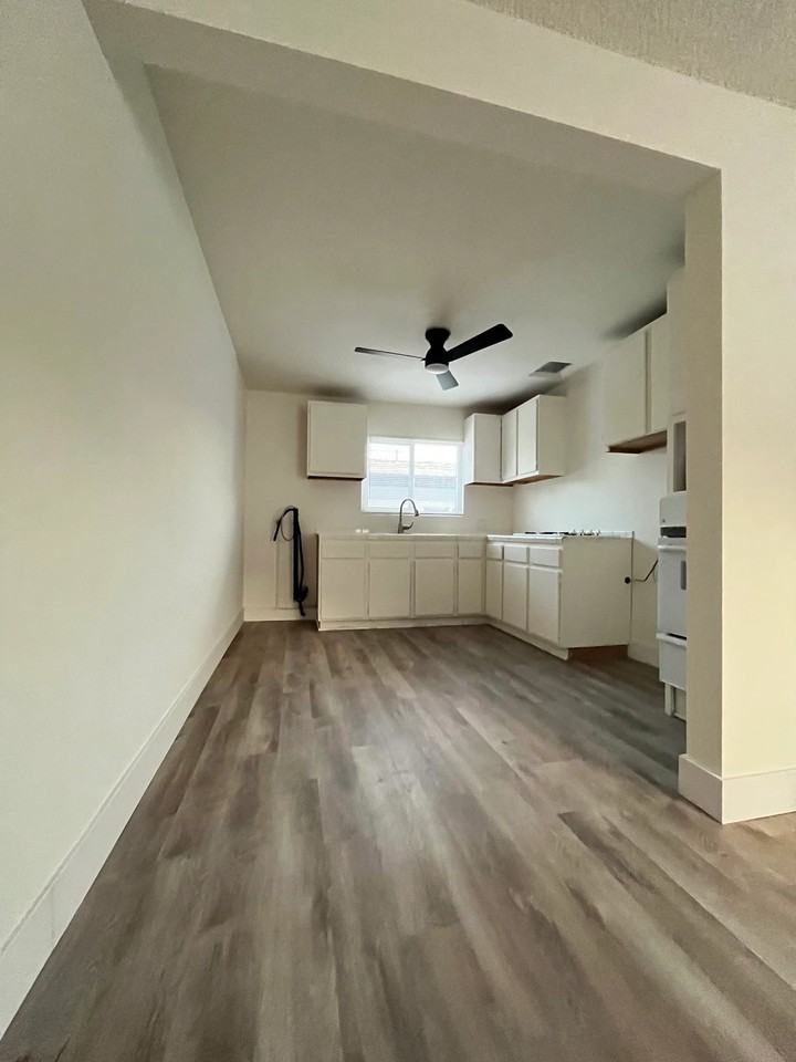 2516 Vanderbilt Ln #3 - Photo 2 of 8