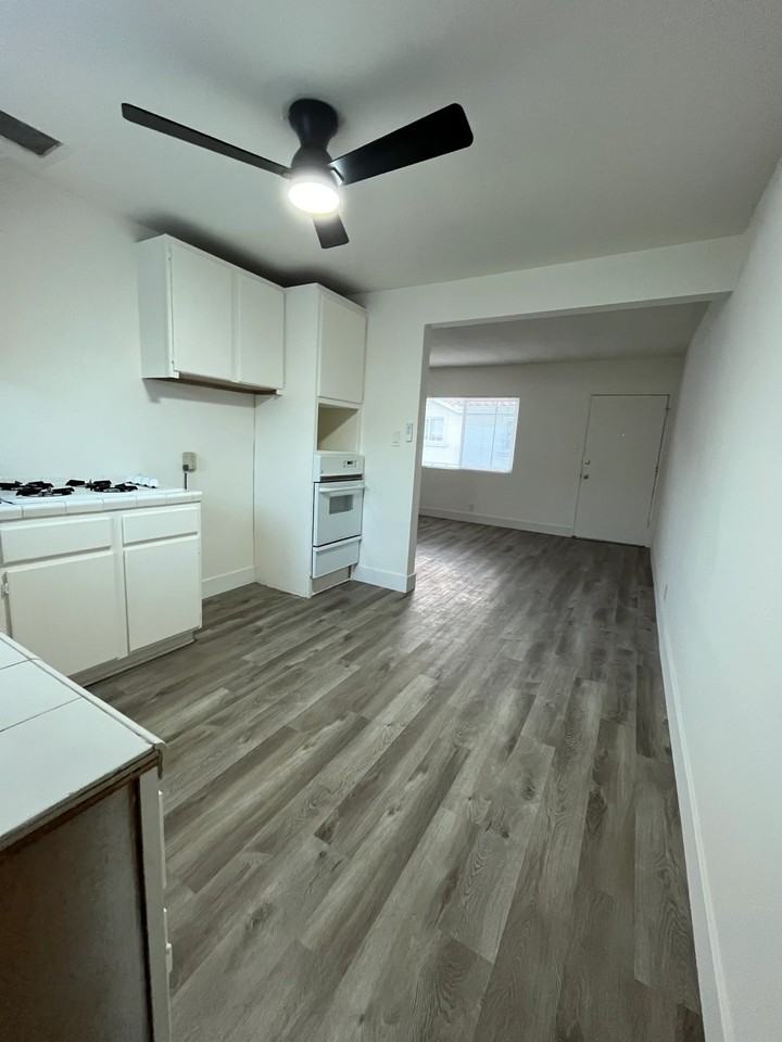 2516 Vanderbilt Ln #3 - Photo 3 of 8