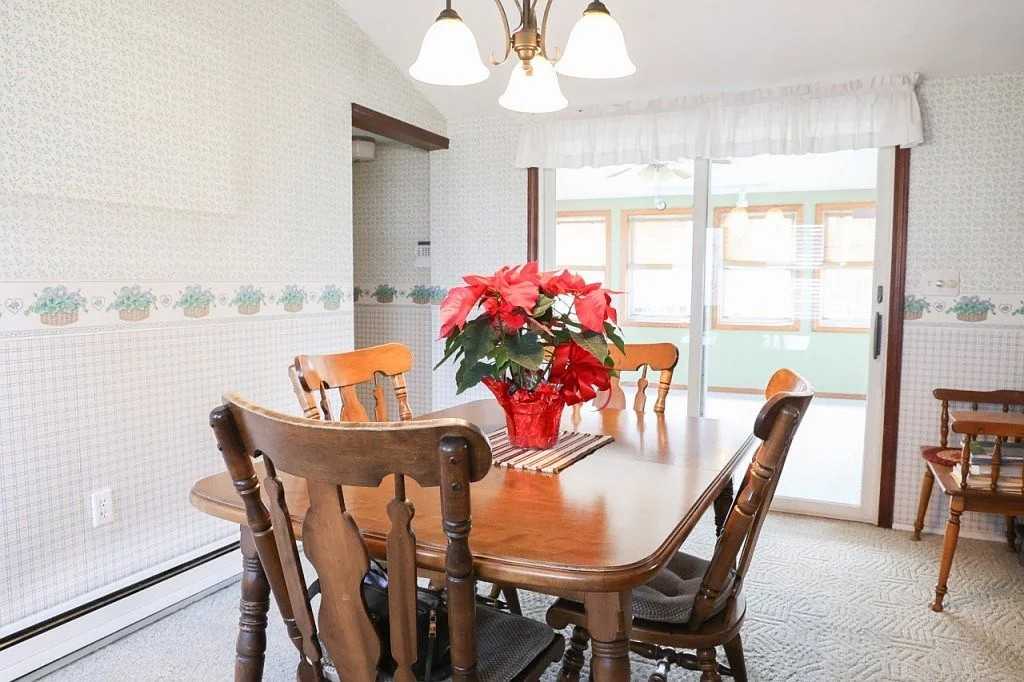 36 Spence St - Photo 2 of 14