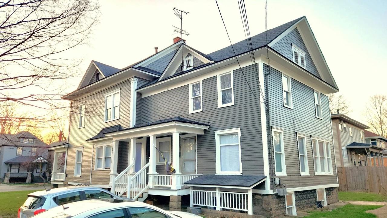 320 W Vine St - Photo 2 of 11