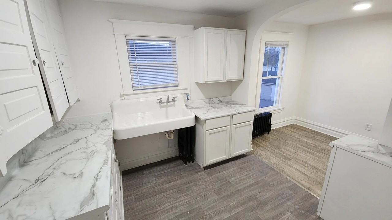 320 W Vine St - Photo 4 of 11