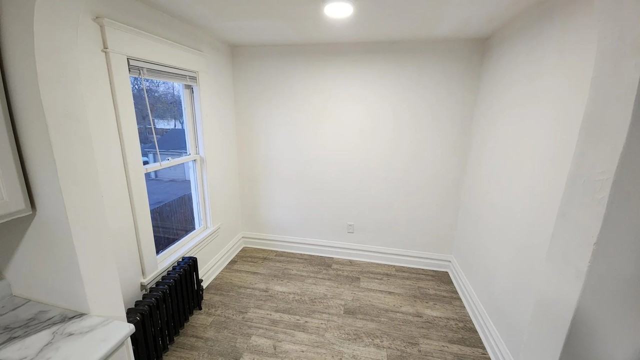 320 W Vine St - Photo 7 of 11