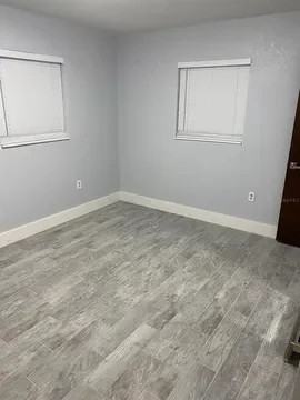 409 S Lakeland Ave - Photo 2 of 13