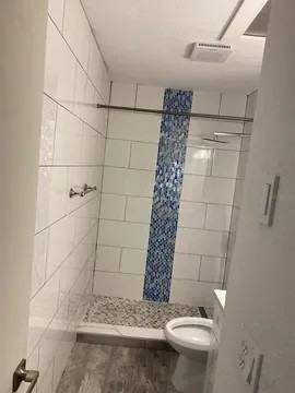 409 S Lakeland Ave - Photo 5 of 13