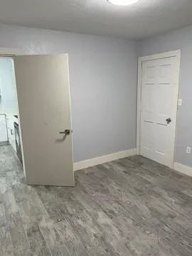 409 S Lakeland Ave - Photo 6 of 13