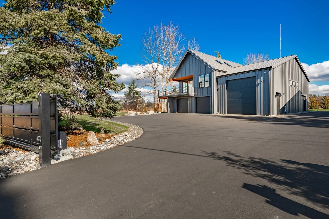 8638 Harborview Rd - Photo 2 of 20