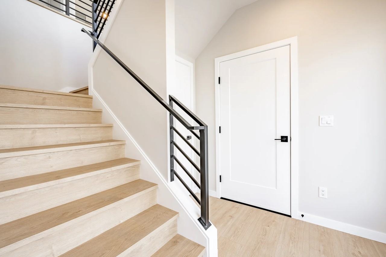 8638 Harborview Rd - Photo 7 of 20