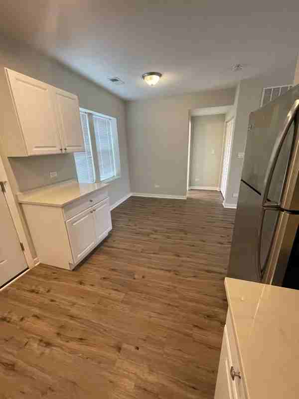 5204 W Parker Ave #3 - Photo 3 of 18