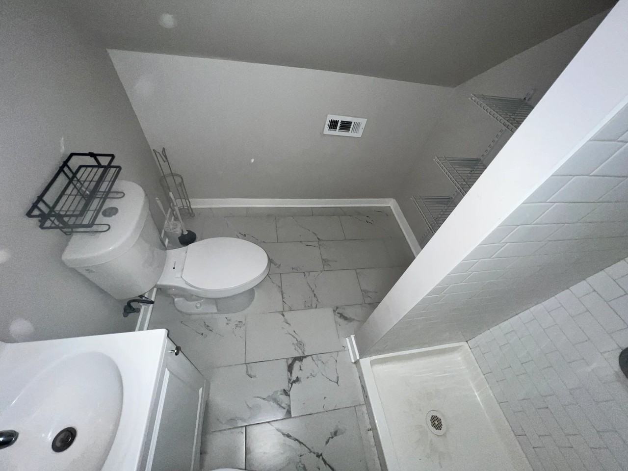 2729 S Harding Ave #3 - Photo 7 of 12