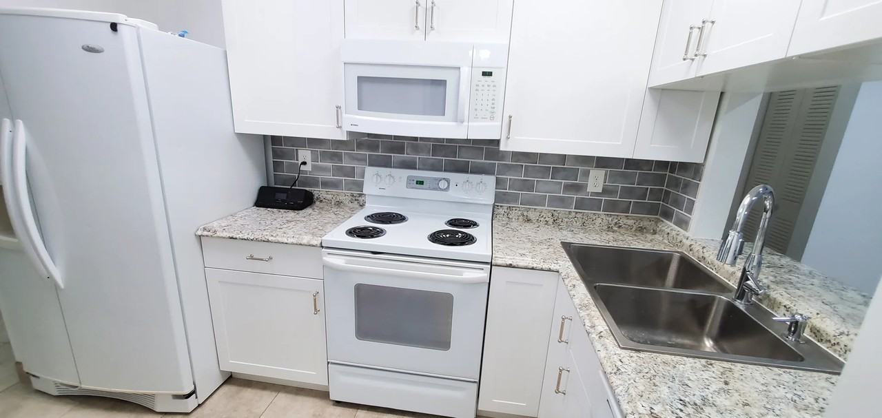 1379 Summit Run Cir - Photo 4 of 15