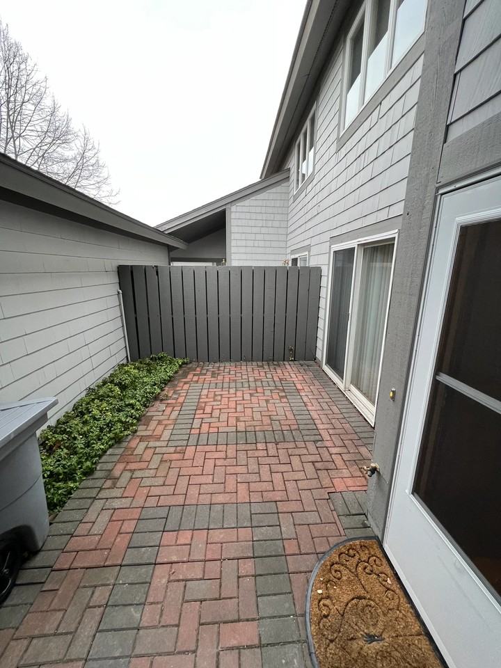 417 Summerhaven Dr N - Photo 5 of 11