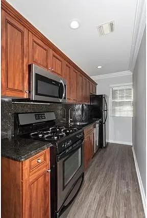 150 Secatogue Ave #4D - Photo 2 of 11