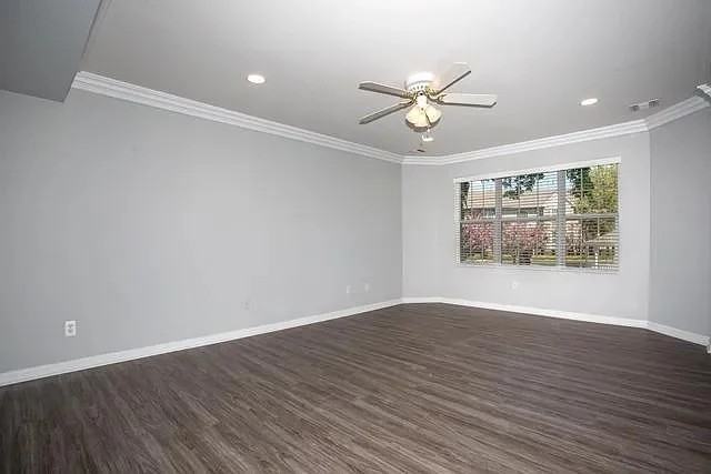 150 Secatogue Ave #4D - Photo 4 of 11