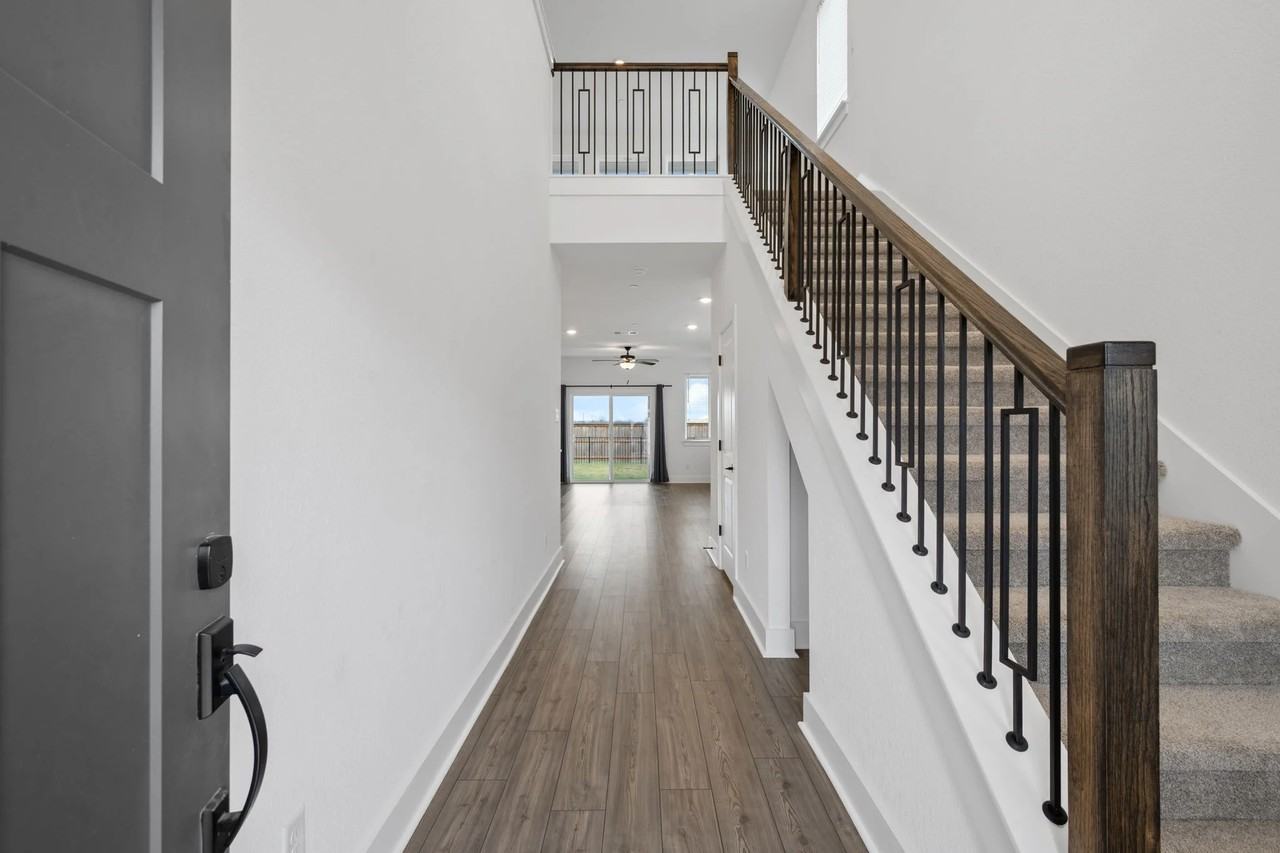 2568 Jack Nora Way - Photo 3 of 19