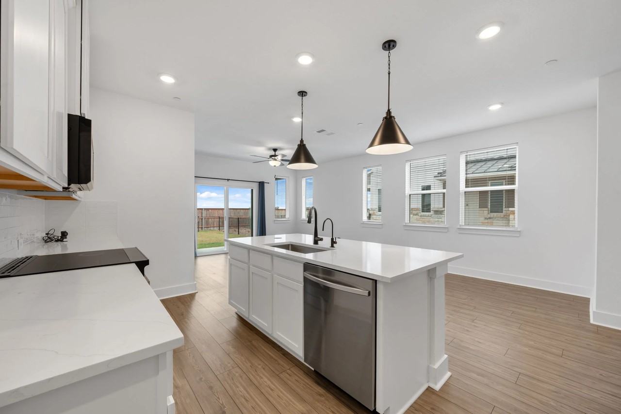 2568 Jack Nora Way - Photo 5 of 19