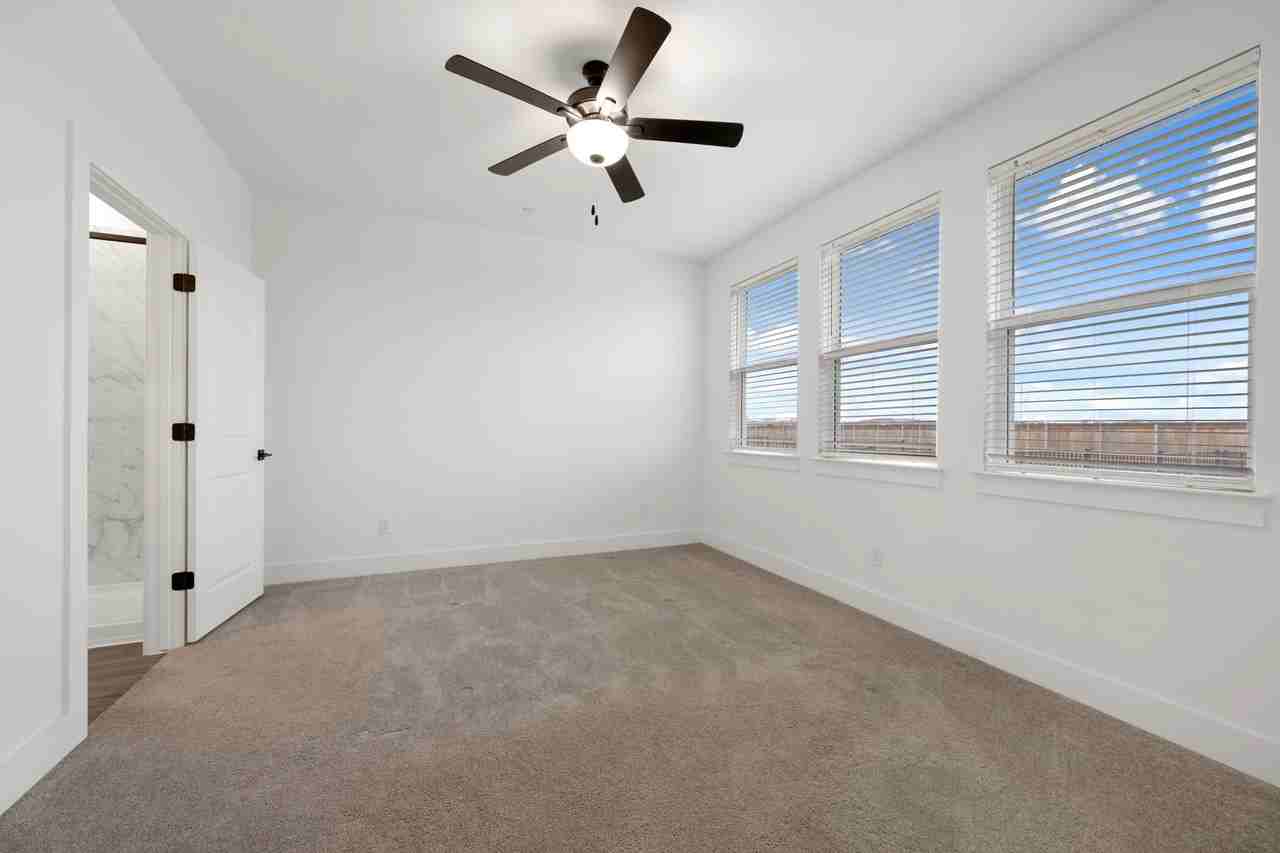 2568 Jack Nora Way - Photo 7 of 19