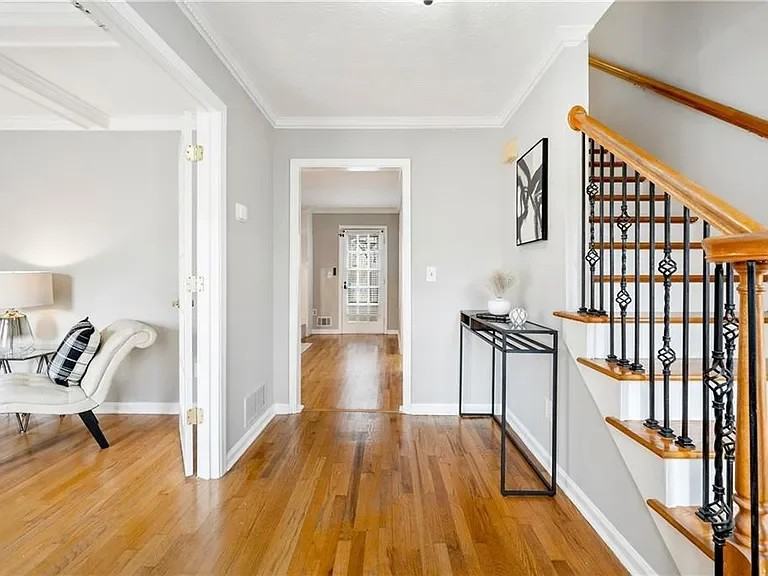 231 Hambridge Ct - Photo 3 of 31