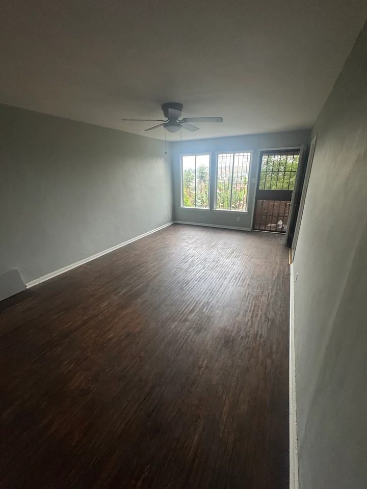 3825 Woolwine Dr - Photo 2 of 7