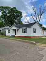 featured image of 102 Russell Ct