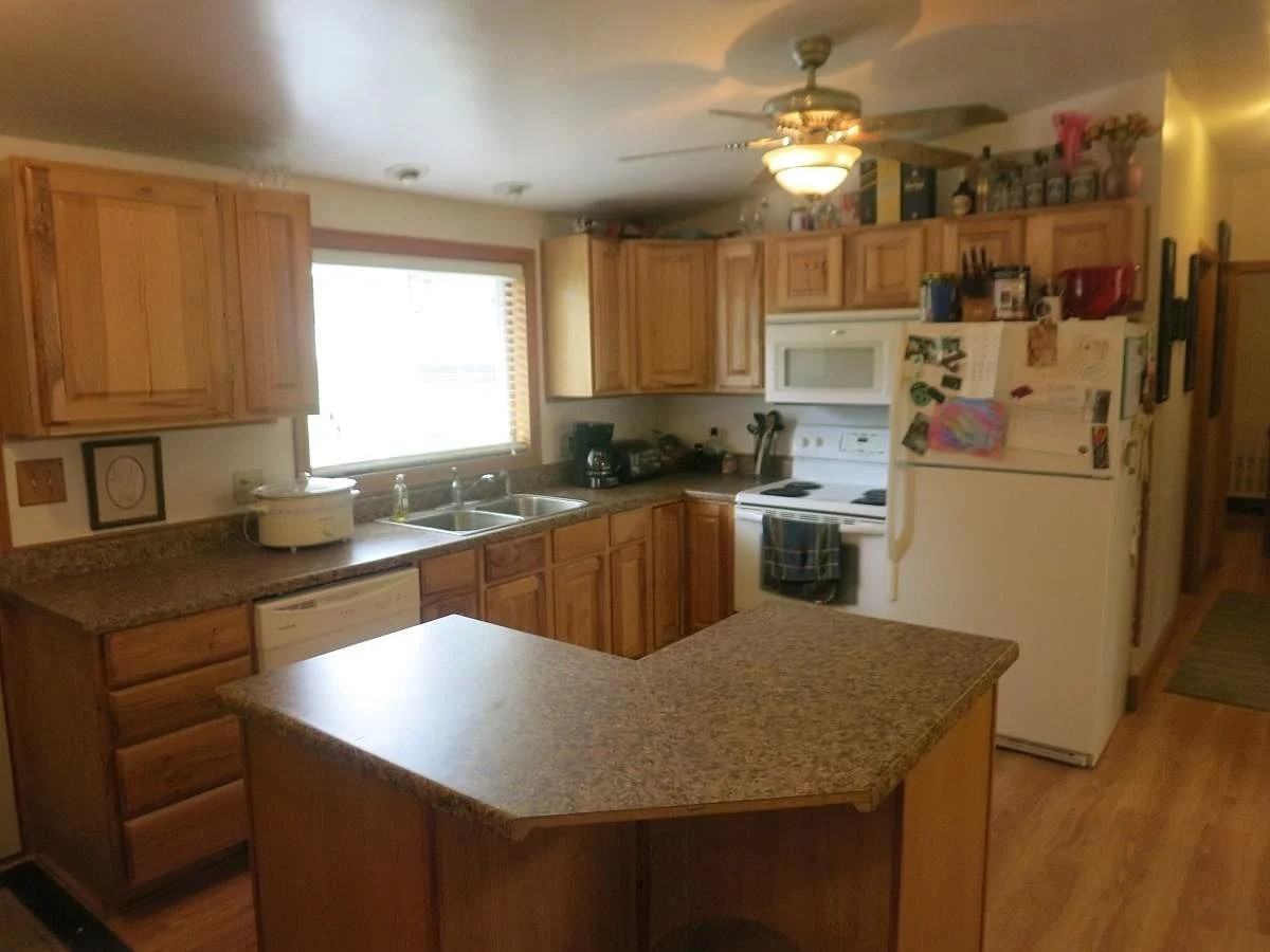 624 1st Ave Ne - Photo 4 of 4