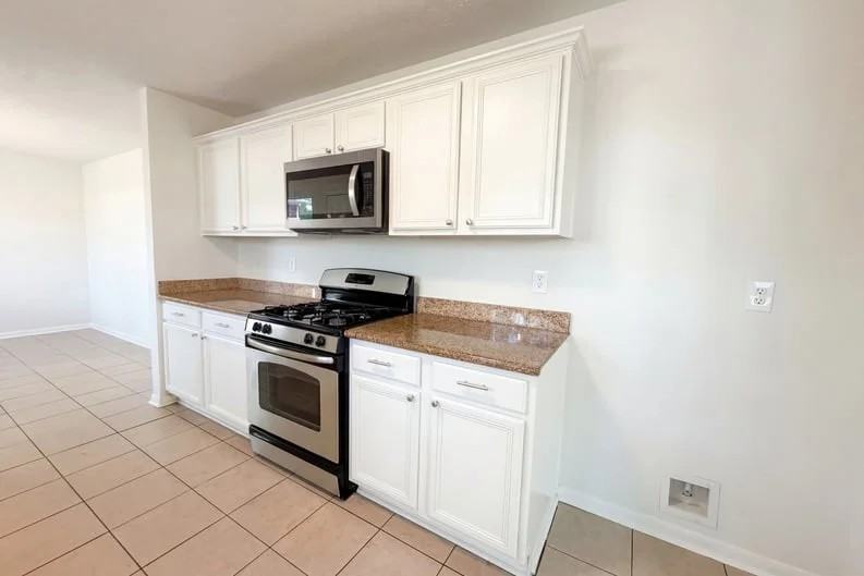 6381 Stratford Park Dr - Photo 2 of 9