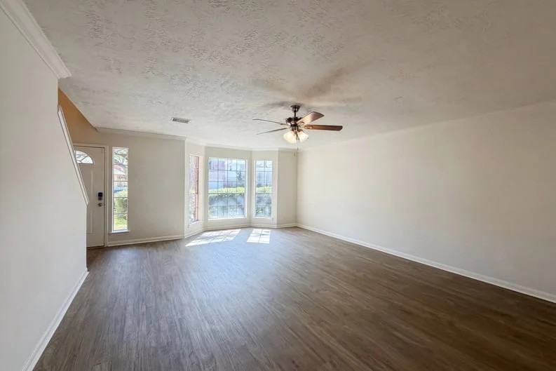 6381 Stratford Park Dr - Photo 5 of 9