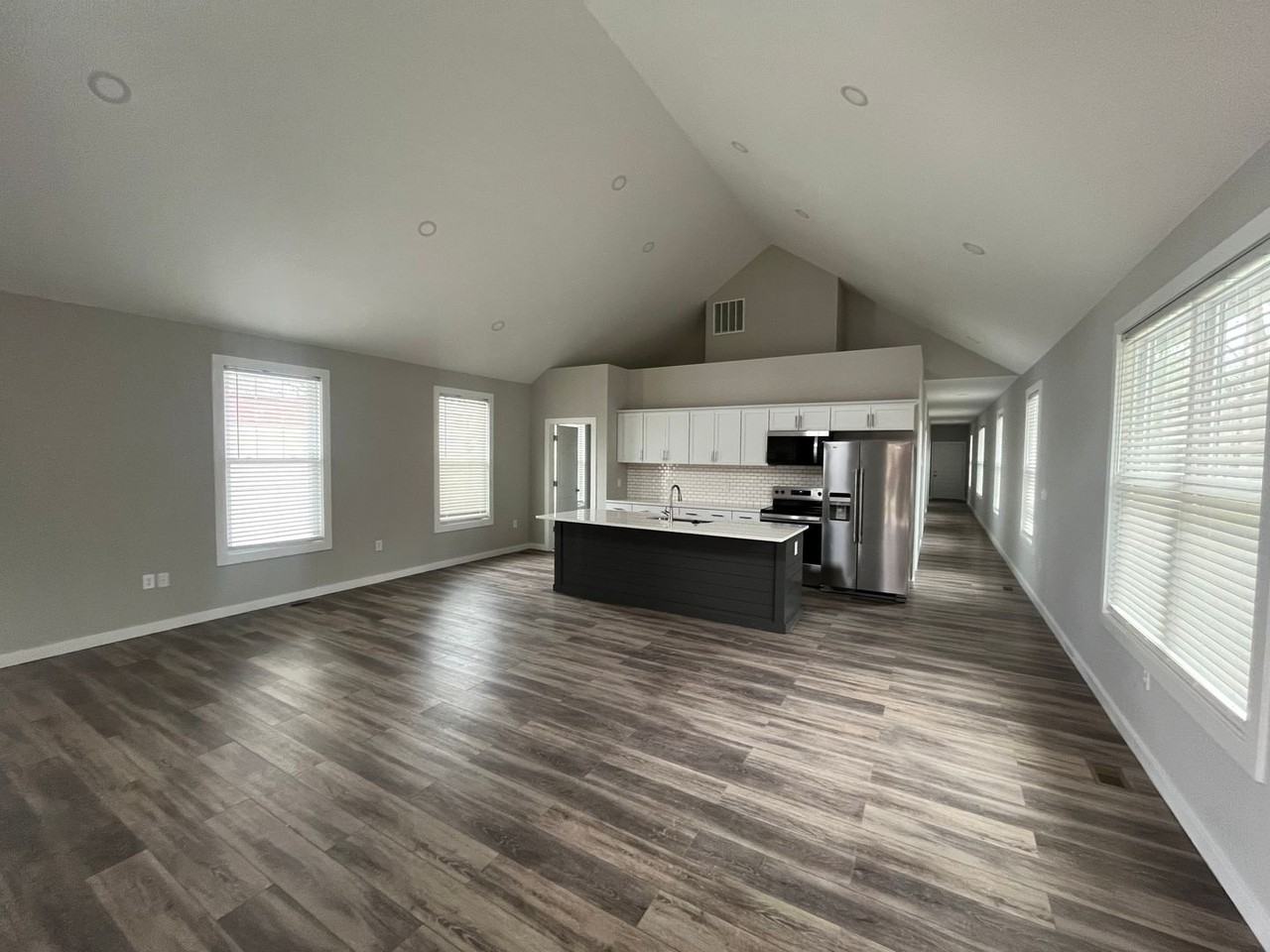 501 W 16th St - Photo 3 of 28