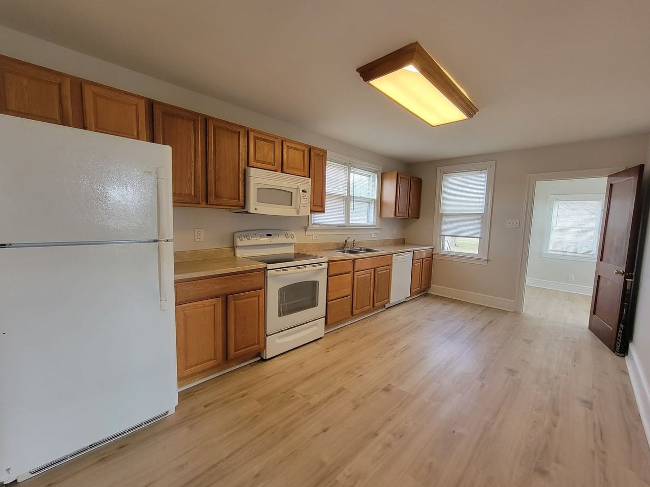 1111 Bayview Rd - Photo 2 of 26