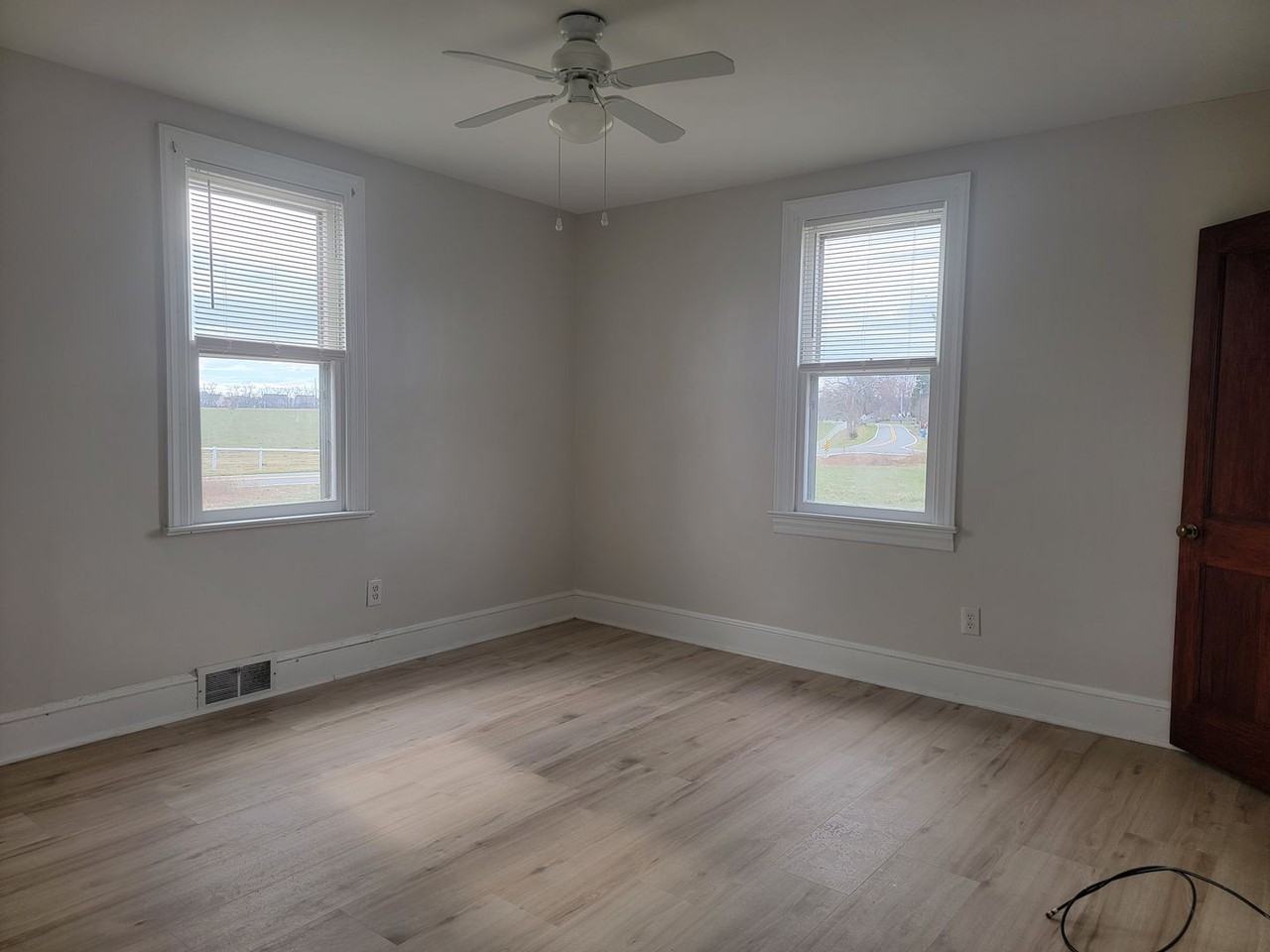 1111 Bayview Rd - Photo 6 of 26