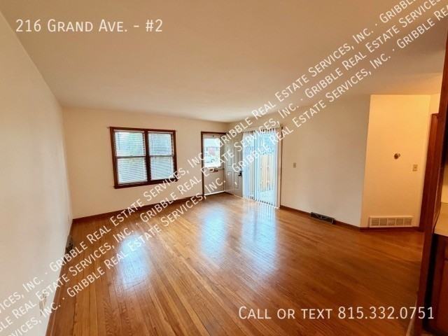 216 Grand Ave #2 - Photo 4 of 10