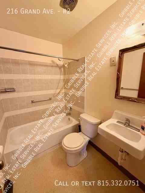 216 Grand Ave #2 - Photo 7 of 10