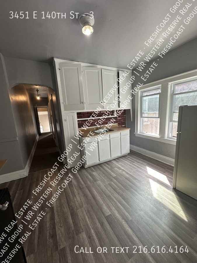 3451 E 140th St #3 - Photo 3 of 7