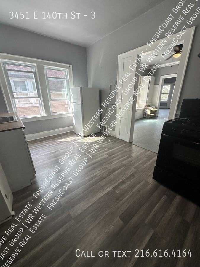 3451 E 140th St #3 - Photo 4 of 7